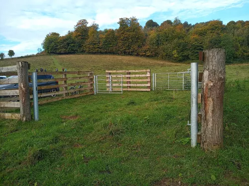 Stolen gate at Polhill